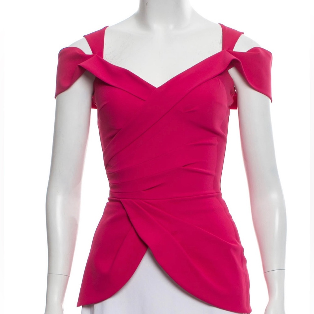 Chiara Boni Off-The-Shoulder Short Sleeve Top
Size: XS | US2, IT38